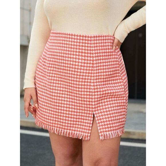 SHEIN Dresses & Skirts - SHEIN Houndstooth Raw Hem Mini Skirt